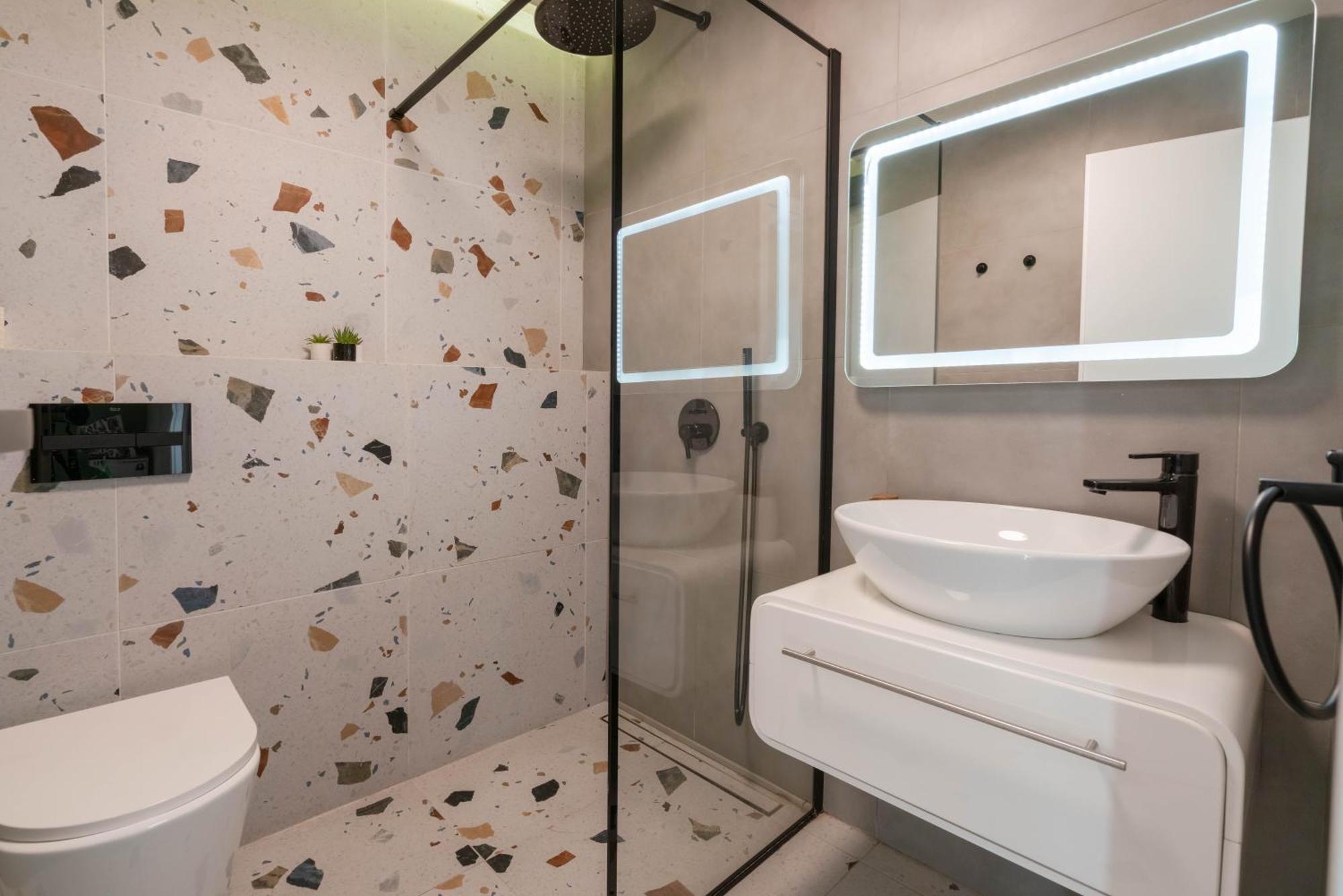 Design 1bdr Near Center